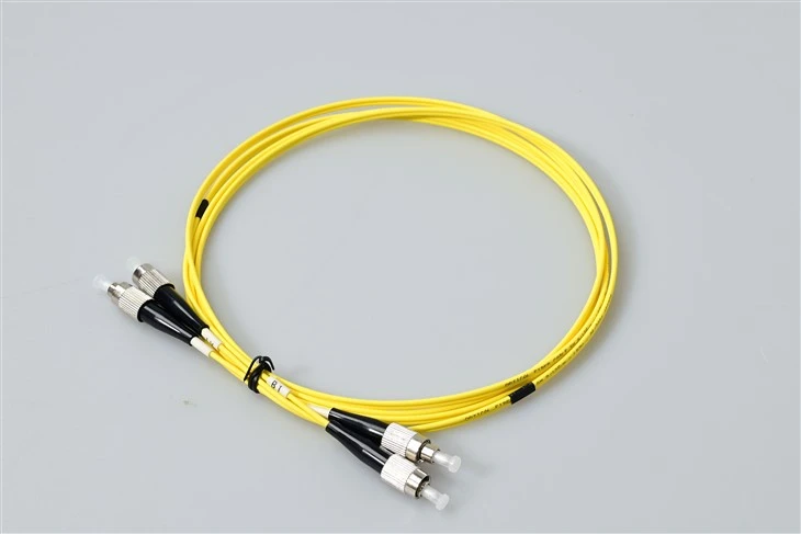 FC UPC Single Mode 9/125 Simplex Patch-kabel 2,0 mm Gul PVC-jacka