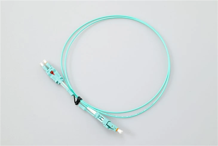 Fiberoptisk patchkabel Lc Uniboot OM3